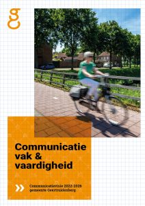 Stramienpagina in huisstijl Gemeente Geertruidenberg. Deze toont de exacte vlakverdeling middels een lichtblauw stramien.